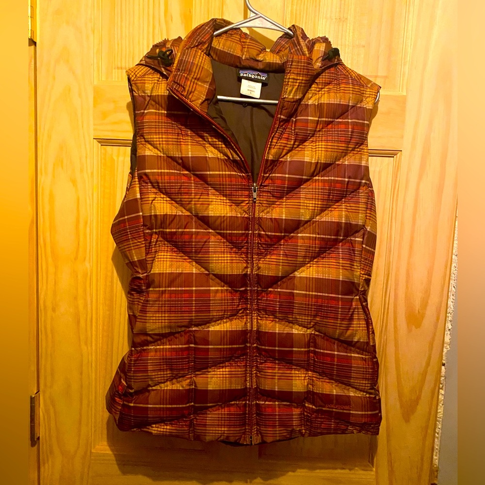 Patagonia plaid down puffer hooded vest